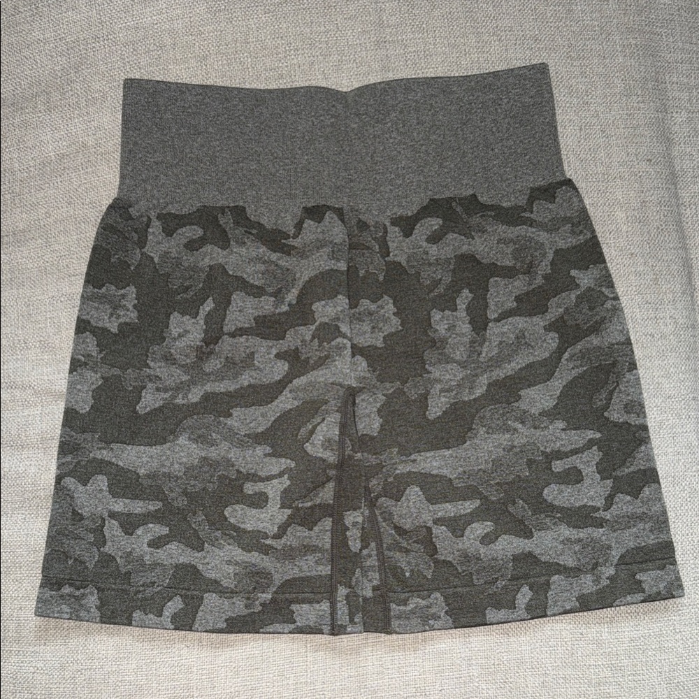 Green/Gray NVGTN Camo Shorts